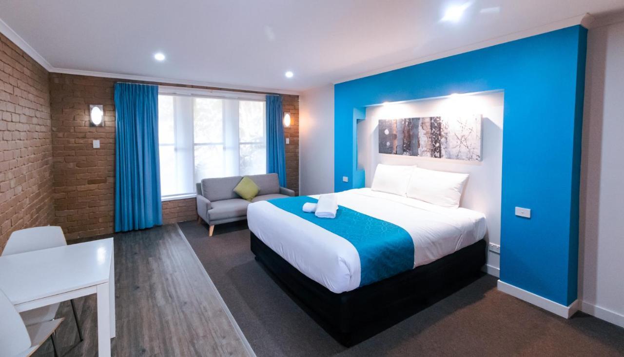 Tropicana Motor Motel 3*